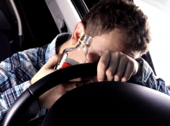 В Буденновске нетрезвый водитель с детьми удирал от экипажа ДПС и совершил аварию