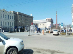 Символ Нового года в виде шара демонтировали  с Александровской площади в Ставрополе