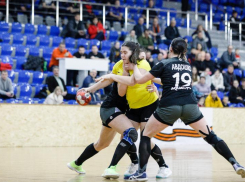 «Проигрываем сами себе»: гандболистки «Ставрополья» уступили соперницам из Ижевска один мяч