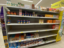 Жители Ставрополя смели гречку, сахар, подсолнечное масло и лапшу быстрого приготовления с полок магазинов