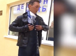 Трансвестита в женской одежде и белье поймали на улицах Кисловодска