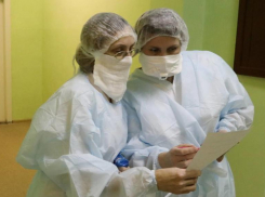 Медиков Ставрополя, работающих с больными коронавирусом, лишили трех миллионов