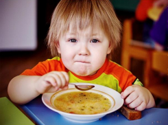 В Ставрополе в детские сады завезли просроченную треску