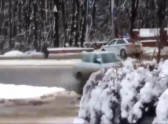 Погоня сотрудников ДПС за мужчиной в инвалидной коляске попала на видео