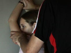 Мужчина надругался над своей 7-летней дочерью и 12-летним мальчиком-инвалидом в Ессентуках