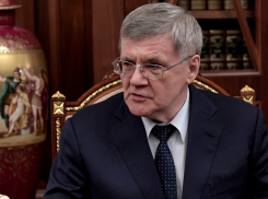 Маски и перчатки для врачей больниц СКФО закупил Юрий Чайка