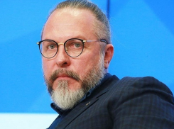 Известный российский режиссер сломал руку в Ессентуках