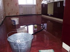 Дождь лился на кровати жильцов многоэтажки после капремонта в Ставрополе