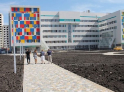 Зарядиться энергией от нового здания поликлиники предложил управленческой команде губернатор Ставрополья