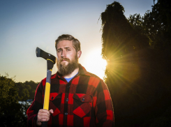 В Ставрополе местный житель отправился в лес по дрова и срубил муниципальные деревья