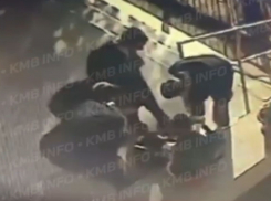 В одной из школ Георгиевска группа подростков издевалась над учеником под молчание охраны и педагогов