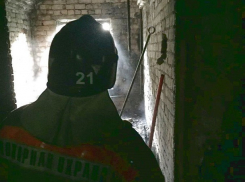 Пять человек оказались в центре пожара в горящем доме на Ставрополье