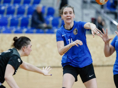 Екатерина — первая: капитан гандбольного «Ставрополья» по-прежнему лидирует в рейтинге бомбардиров