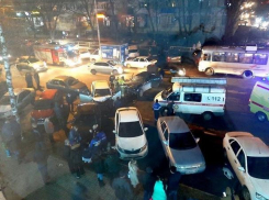 В Ставрополе столкнулись пять машин, есть пострадавшие 