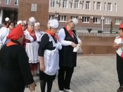 Креативно отметить День пионерии решили активистки в Георгиевске