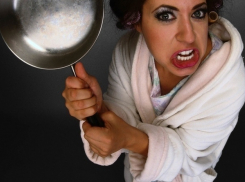 Ставропольчанка избила мужа, а вину свалила на знакомого 