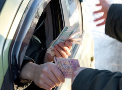 Трое сотрудников ДПС на Ставрополье подозреваются во взяточничестве