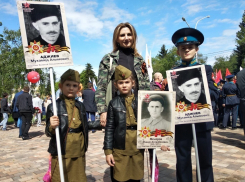 В составе Бессмертного полка по улицам Ставрополя прошло более 50 тысяч человек