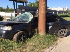 Водитель иномарки погиб в Ставрополе от столкновения с электроопорой на высокой скорости