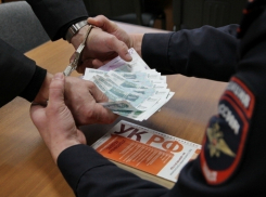 В Железноводске продавец предложила полицейскому взятку