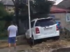 Иномарки столкнулись и вылетели на обочину в Ставрополе – есть пострадавшие 