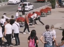 Школьники Кисловодска отметили День знаний дракой