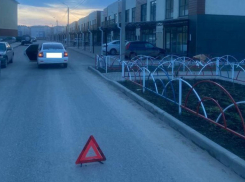 В Михайловске 5-летний мальчик уехал с детской площадки на самокате  и попал под колеса автомобиля 
