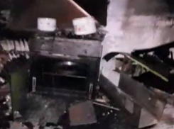 Семья из пяти человек осталась на улице после сильного пожара в Пятигорске