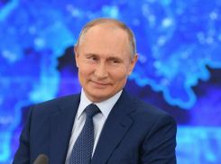 Детям до 7 лет на Новый год «подарят» по пять тысяч рублей