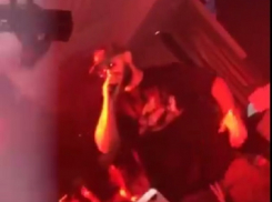 Популярный певец Джиган «раскачал» зал с молодежью под хит «Дни и ночи» в Ставрополе