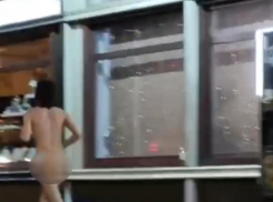 Невменяемый голый мужчина бегал по улицам Кисловодска