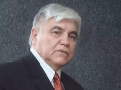 75 лет исполняется сегодня ставропольскому поэту Владимиру Яковлеву