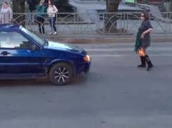 Женщина под наркотиками работала дорожным регулировщиком