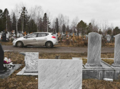 Полиция Ставрополя ищет закладочника с Крестовоздвиженского кладбища