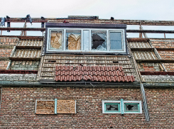Сильный ветер на Ставрополье сорвал крышу со школы-интерната