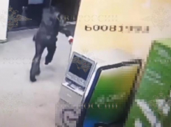 Появилось видео со взрывом банкомата Сбербанка в торговом центре на Ленина в Ставрополе: детали происшествия