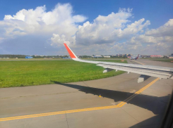 Из-за разгерметизации салона летевший в Екатеринбург самолет вернулся в Минводы