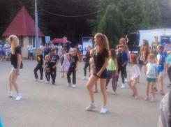 Благотворительный танцевальный марафон собрал ставропольцев в городском парке