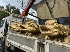 На реставрацию забрали еще 3 скульптуры «Дельфинов» из центра Ставрополя