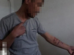 Отказавшийся повиноваться арестант изрезал себе руки лезвием в знак протеста на Ставрополье