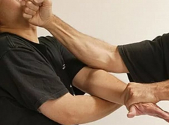 Разъяренный мужчина убил товарища за оскорбления в адрес матери на Ставрополье