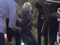 Пропавшую 80-летнюю бабушку нашли в поле и доставили в больницу в Ессентуках 
