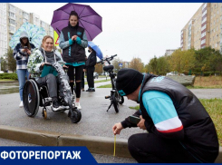 Высокие бордюры, нехватку съездов и другие «точки недоступности» нашли на северо-западе Ставрополя 