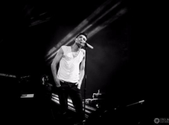 Дима Билан пожаловался на ковролин в концертном зале Ставрополя