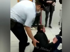 В Минводах мужчина устроил погром в супермаркете