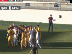 Ставропольские динамовцы доказывали свою правоту на поле в Махачкале с помощью кулаков