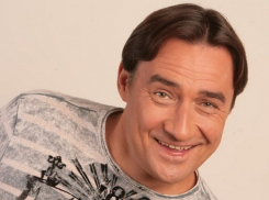 Актер Камиль Ларин побывал на премьере третьей части «О чем говорят мужчины» на Ставрополье 