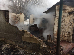 Человек погиб при пожаре в частном доме на Ставрополье 