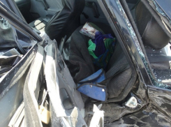 12-летняя девочка скончалась в реанимации после страшного лобового столкновения «двенадцатой» и «десятки» на Ставрополье