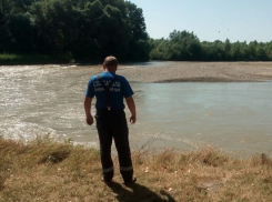15-летний подросток утонул, пытаясь переплыть реку на Ставрополье